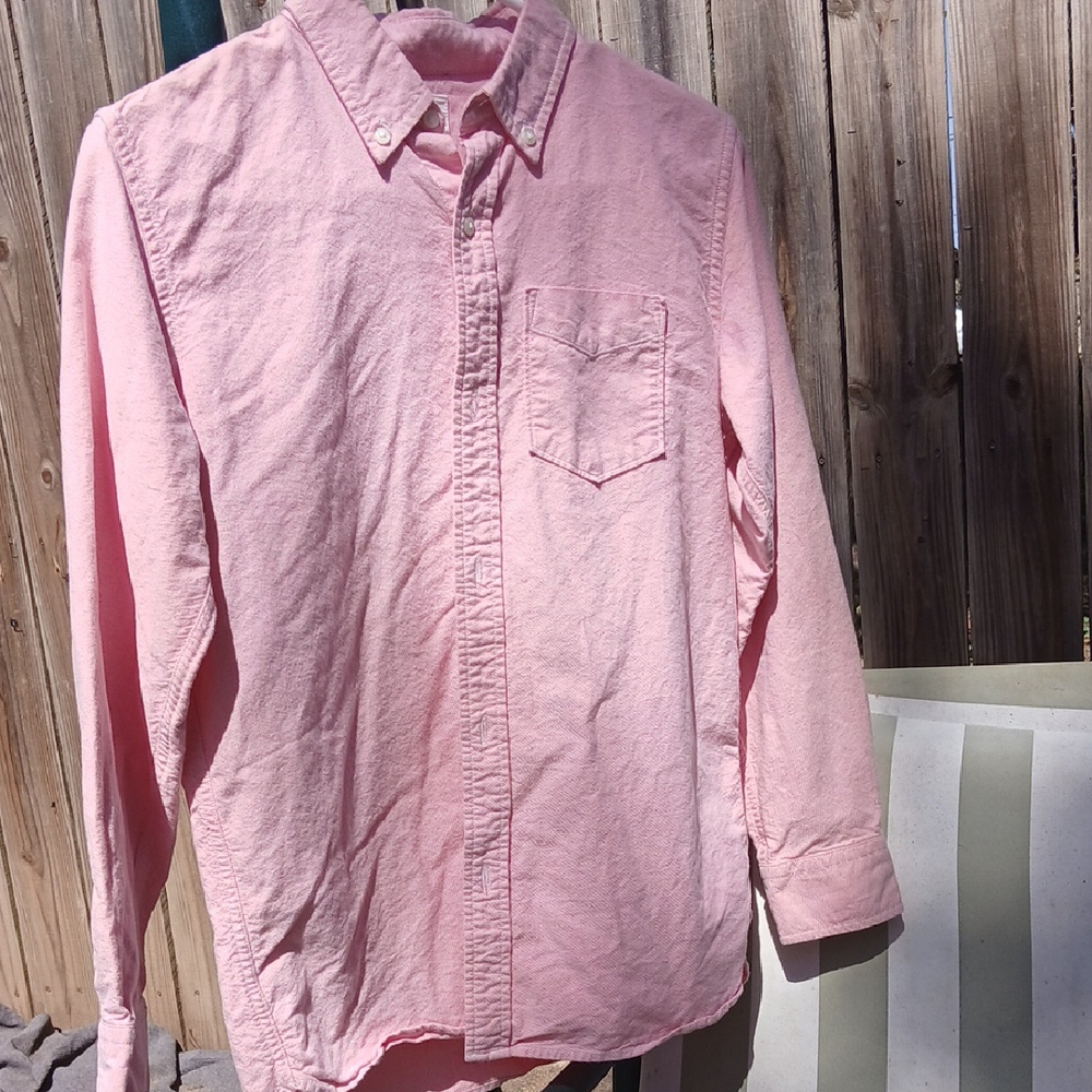 GAP Men's Casual Pink Button-Down Shirt